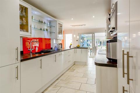 8 Paddock Close, Castle Donington, Derby, DE74 2JW