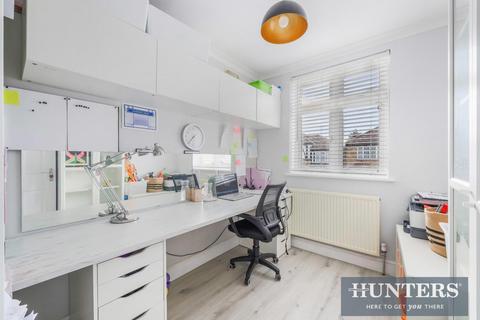 9 Willowhayne Gardens, Worcester Park, KT4 8TH