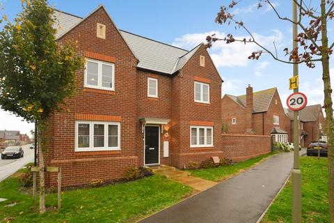 3 Dacey Drive, Upper Heyford, Bicester, OX25 5AA