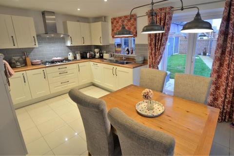 3 Dacey Drive, Upper Heyford, Bicester, OX25 5AA