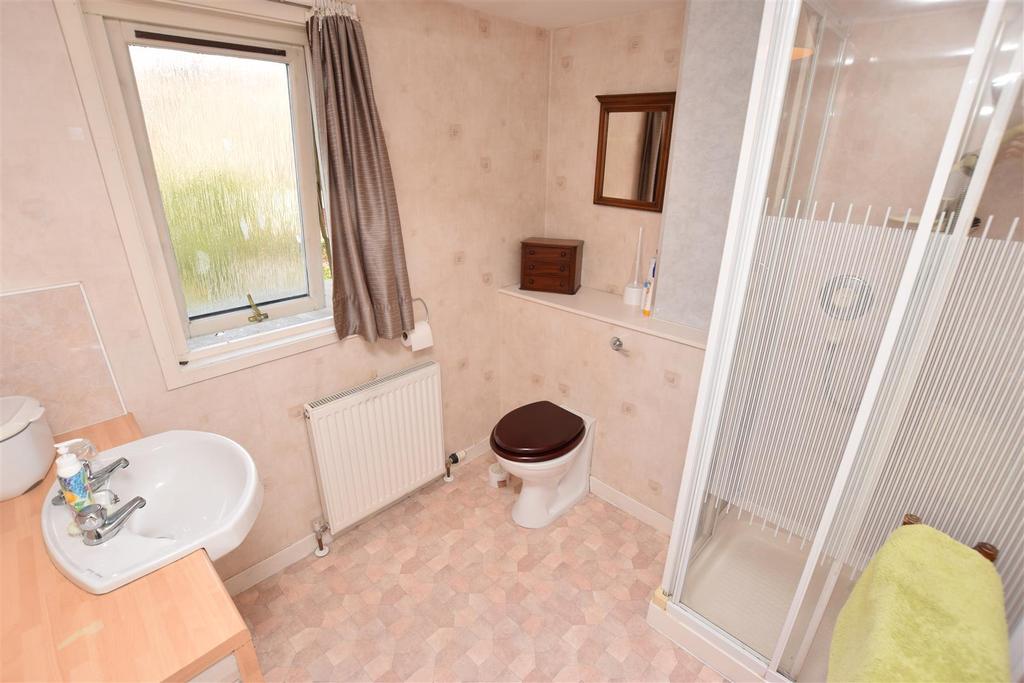Shower room upstairs.jpg