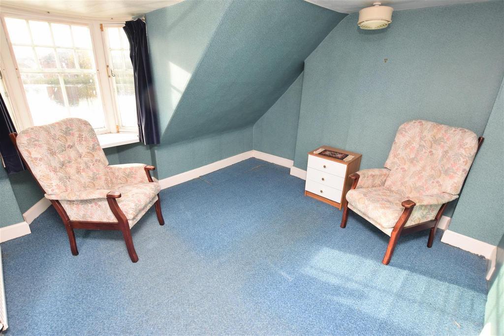 Bedroom two upstairs.jpg