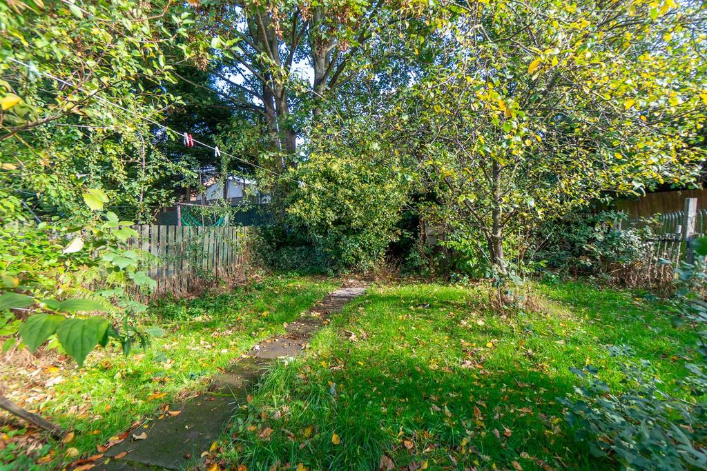 Heatherley Drive, Basford, Nottingham 3 bed semidetached house £185,000