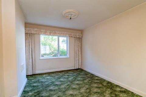 44 Heatherley Drive, Nottingham, NG6 0FN