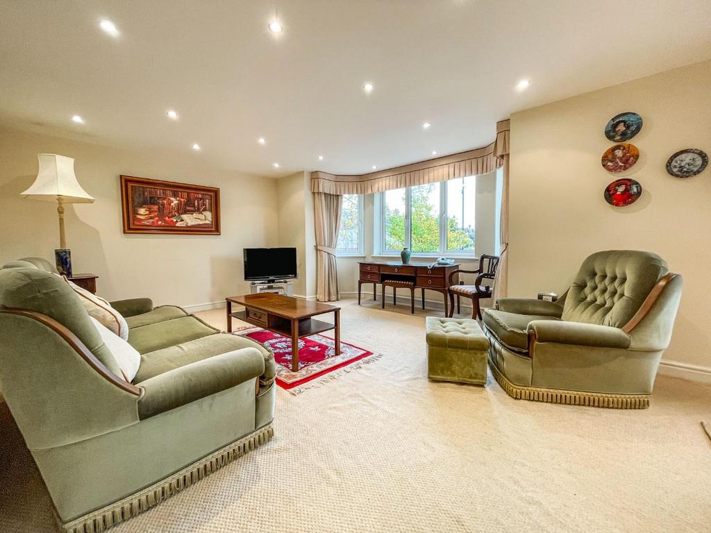 29 Earlsdon Avenue South Coventry 2 Bed Apartment For Sale £290 000
