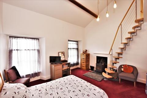 2 bedroom terraced house for sale - Market Street, Ulverston