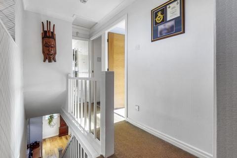 1 Argyll Close, Horsforth, Leeds, LS18 5SP