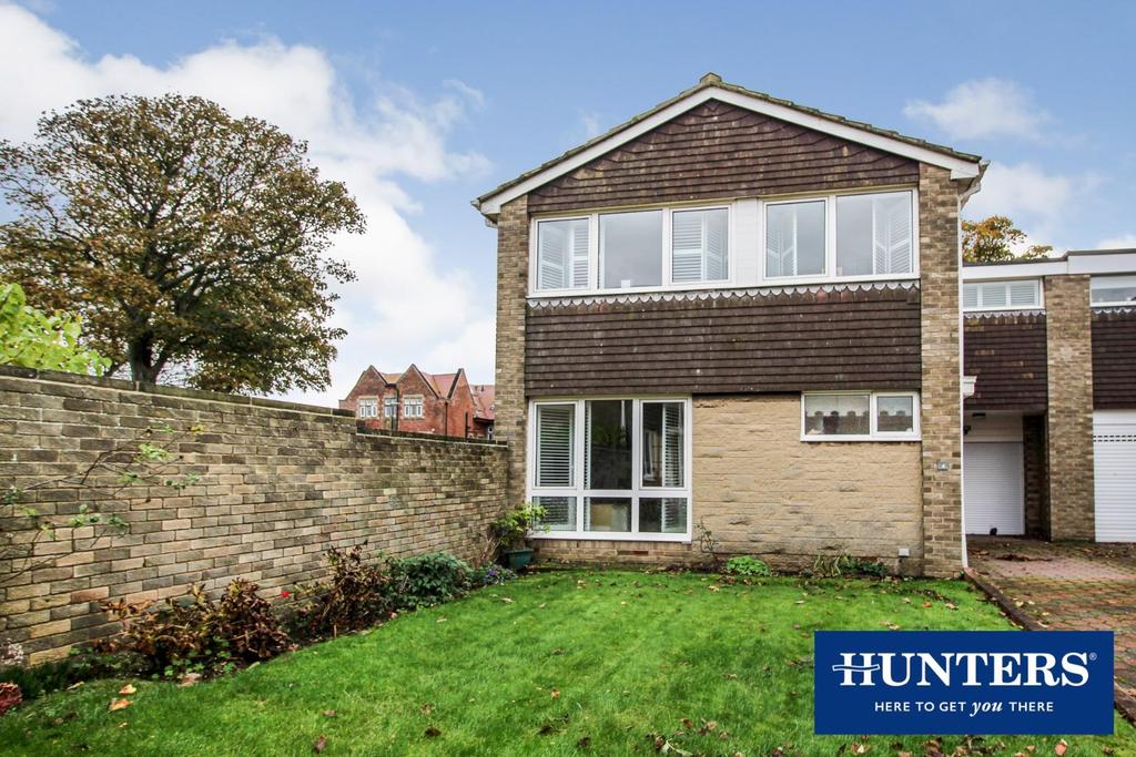 Rock Lodge Gardens, Roker, Sunderland... 4 bed link detached house £