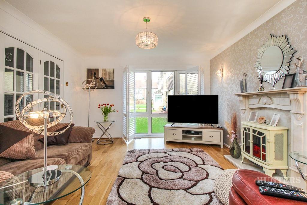 Rock Lodge Gardens, Roker, Sunderland... 4 bed link detached house £