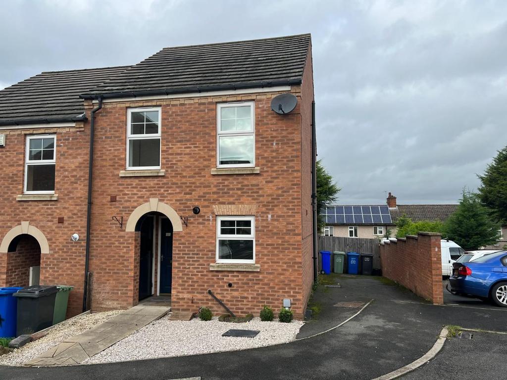 Mulberry Croft, Chesterfield, Derbyshire 3 bed end of terrace house £