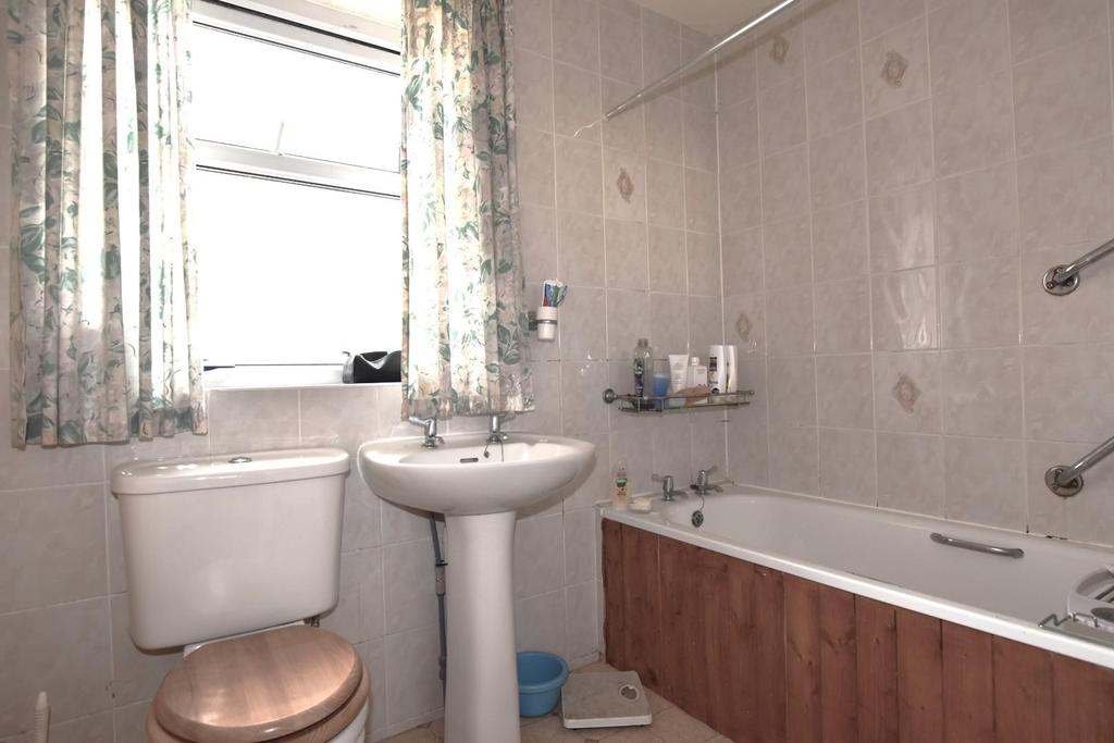Bathroom.JPG