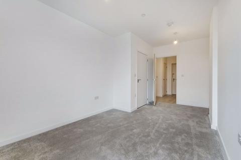 2 bedroom flat to rent - Luxurious Flat at Western Circus