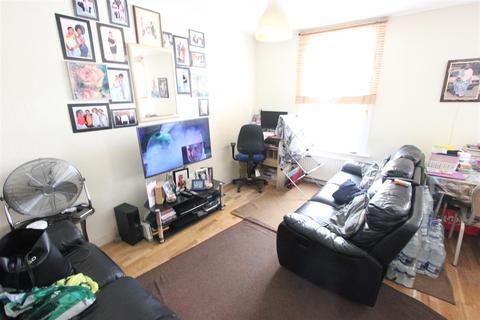 2 bedroom flat for sale - Beulah Road, Thornton Heath