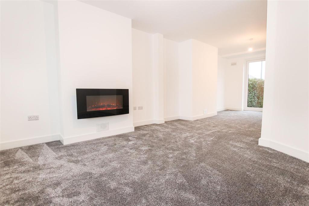 Gladstone Street, Basford... 3 bed townhouse £795 pcm (£183 pw)