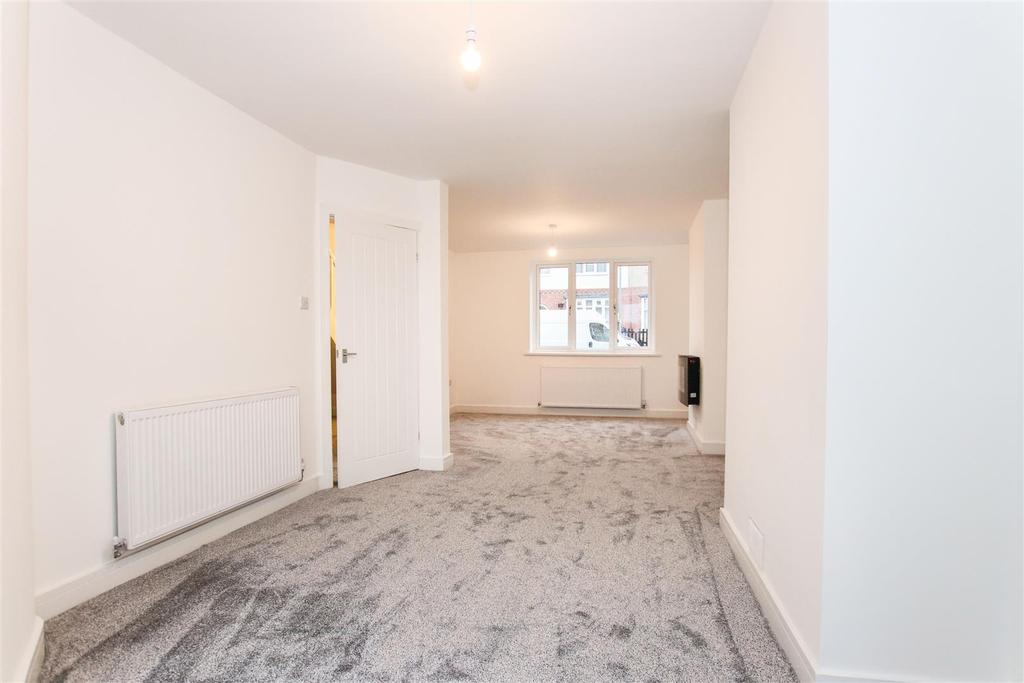 Gladstone Street, Basford... 3 bed townhouse £795 pcm (£183 pw)