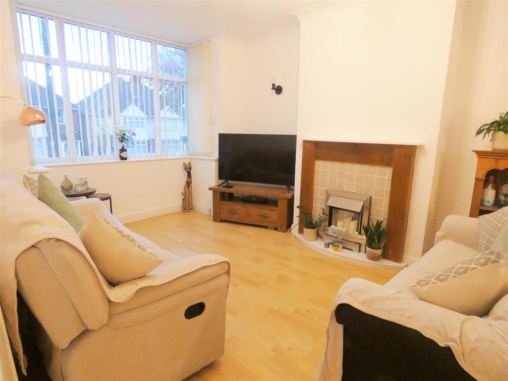 Perry Wood Road, Great Barr, Birmingham 3 bed semidetached house £