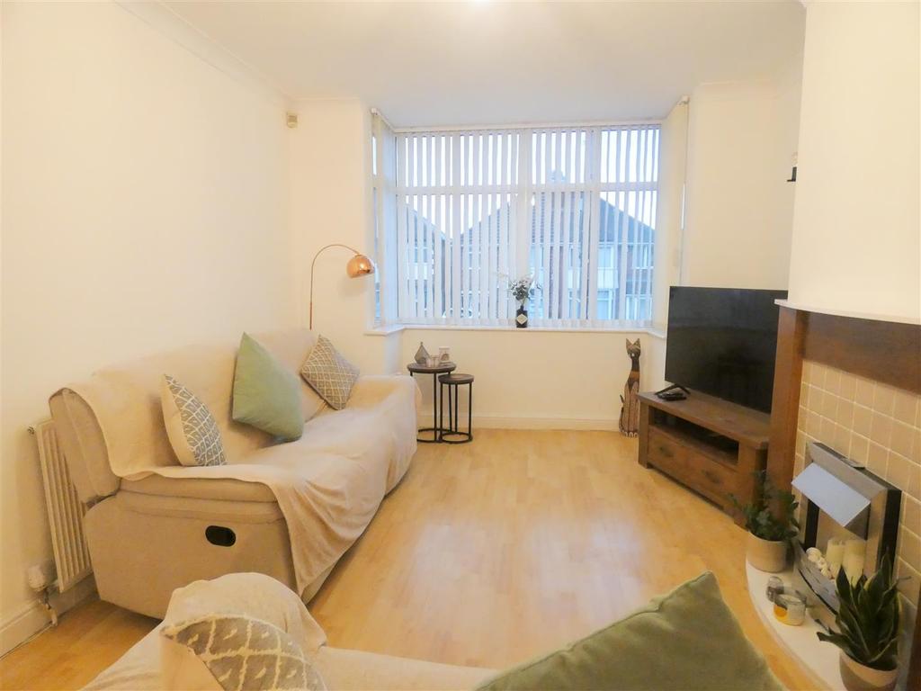 Perry Wood Road, Great Barr, Birmingham 3 bed semidetached house £