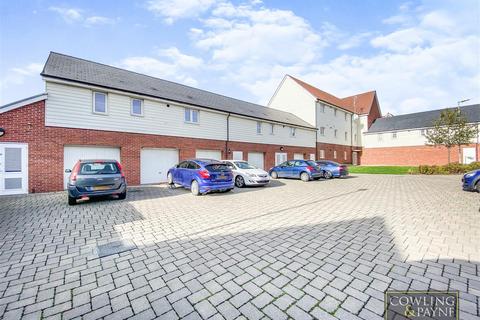 7 Bruton Link, Runwell, Wickford, SS11 7FU