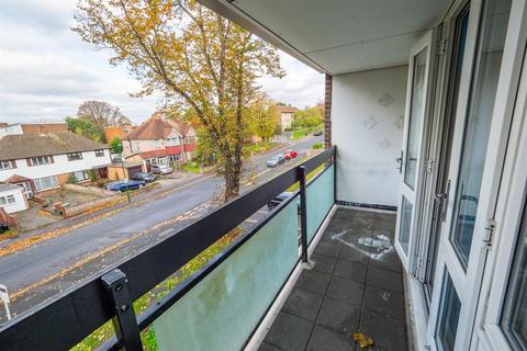 1 bedroom flat for sale, Benhill Wood Road, Sutton