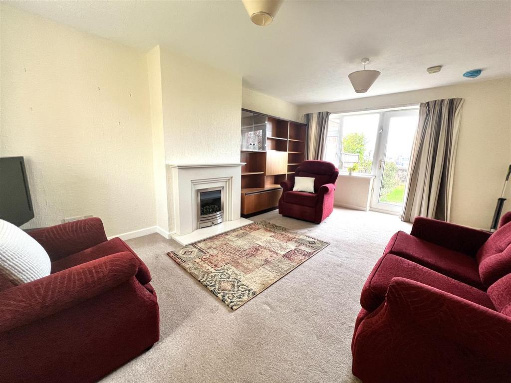 Severn Road, Bulkington, Bedworth 3 bed semidetached house £900 pcm