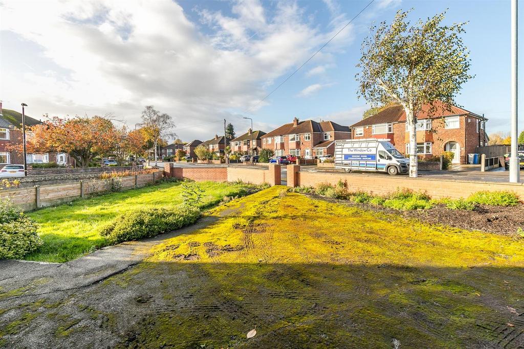 Glebelands Road, Sale 3 bed semidetached house £350,000