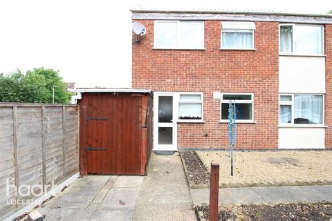 2 bedroom flat to rent, Henray Avenue, Leicester
