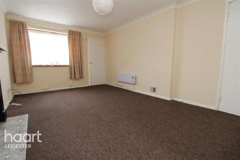 2 bedroom flat to rent, Henray Avenue, Leicester