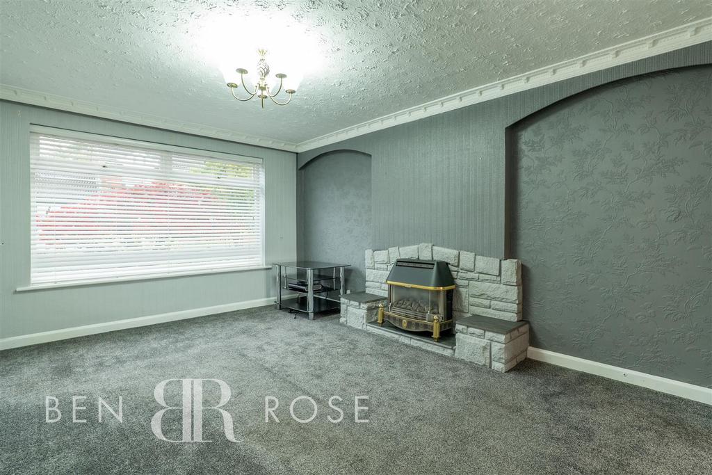 Redwood Drive, Chorley 3 bed house £1,050 pcm (£242 pw)