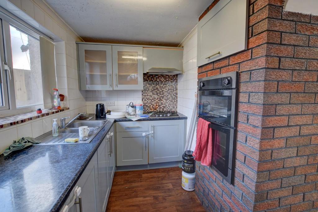 Brier Crescent, Nelson 2 bed terraced house £750 pcm (£173 pw)