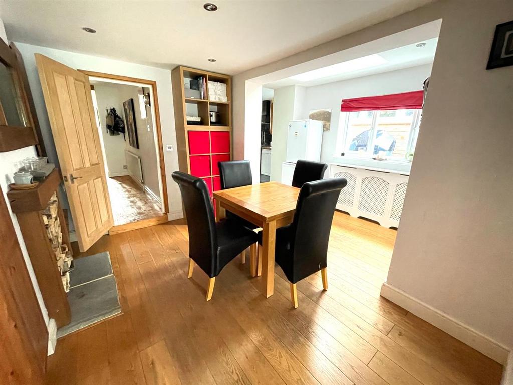 Fairfield Road, Burgess Hill 4 bed house £470,000