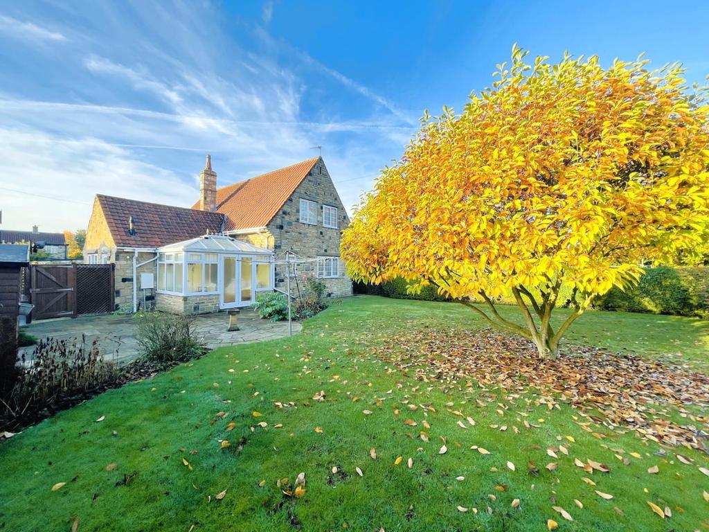 Old Vicarage Lane, Monk Fryston, Leeds 4 bed detached house £500,000