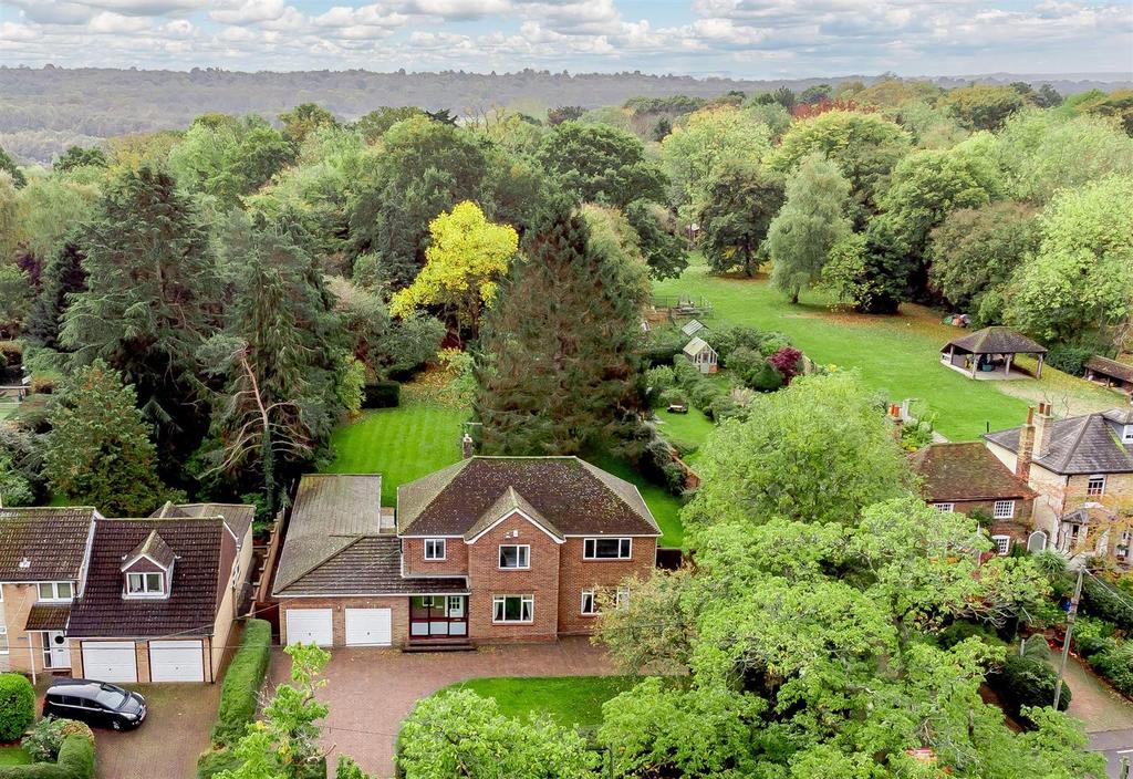 Pear Tree Lane, Shorne, DA12 3JZ 6 bed detached house for sale £1,250,000