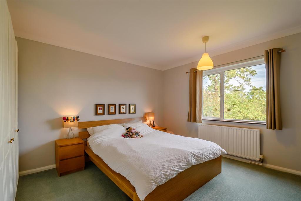 8526319-interior13.jpg