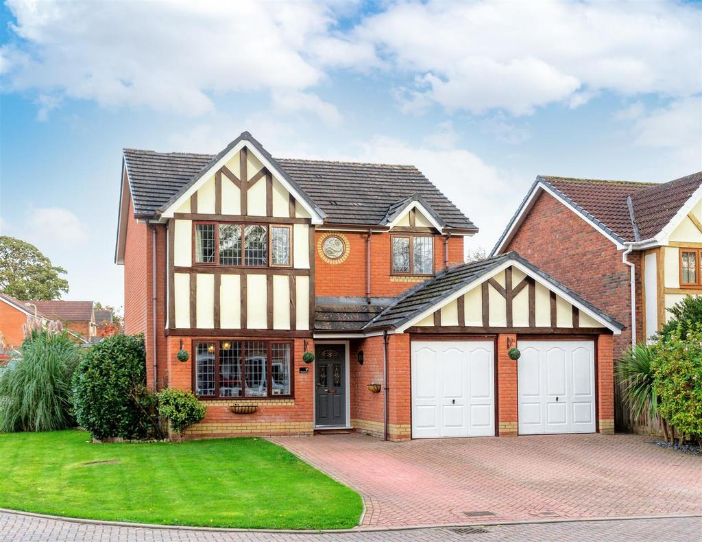 Barnfield Close, Oswestry, SY11 2TS 4 bed detached house for sale £