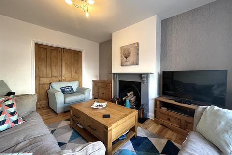 18 Titian Avenue, Bushey Heath, Bushey, WD23 4GB