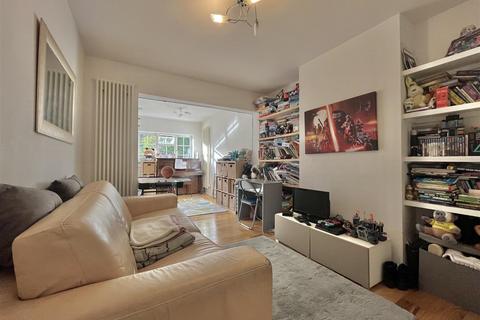 18 Titian Avenue, Bushey Heath, Bushey, WD23 4GB