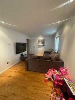 1 bedroom flat to rent, Landau Way, Broxbourne