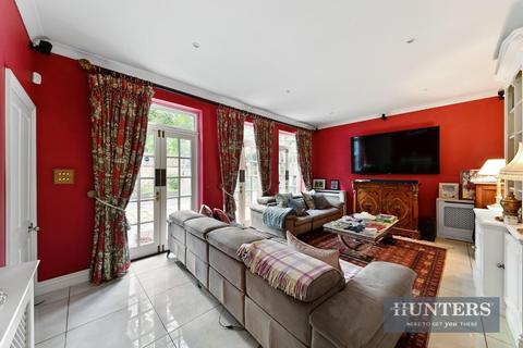 4 bedroom detached house for sale - Warren Road, Kingston Upon Thames