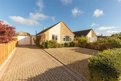 3 bedroom detached bungalow for sale - Farriers Road, Middle Barton, Chipping Norton
