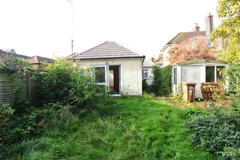 3 bedroom detached bungalow for sale - Clarendon Road, Ashford