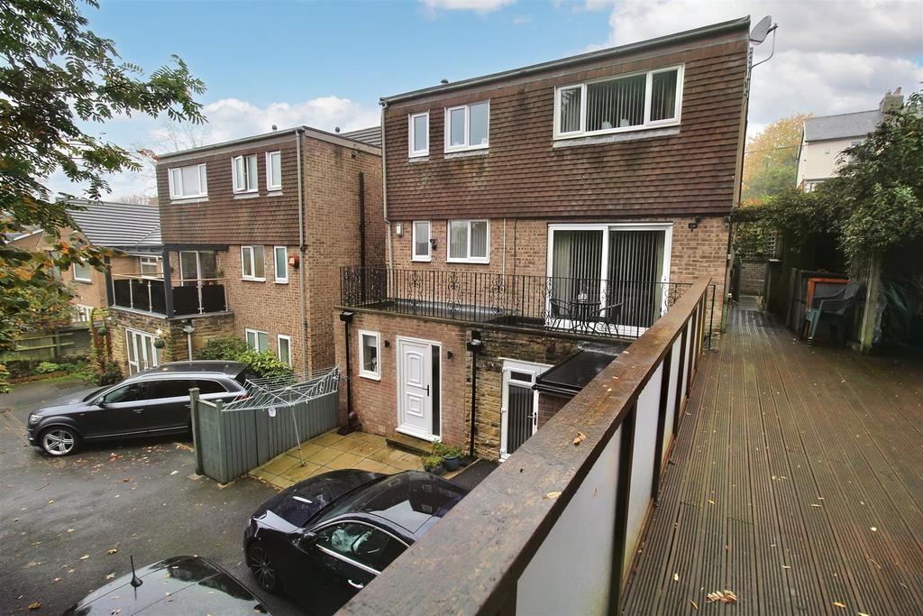 Lawrence Road, Marsh, Huddersfield, HD1 4LW 5 bed detached house for