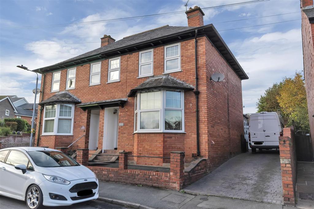 Liverpool Road, Oswestry 4 bed semidetached house £249,995
