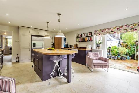 Jonifers Farnham Road, Sheet, Petersfield, GU32 2AP