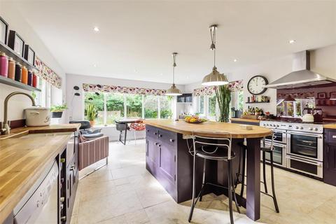 Jonifers Farnham Road, Sheet, Petersfield, GU32 2AP