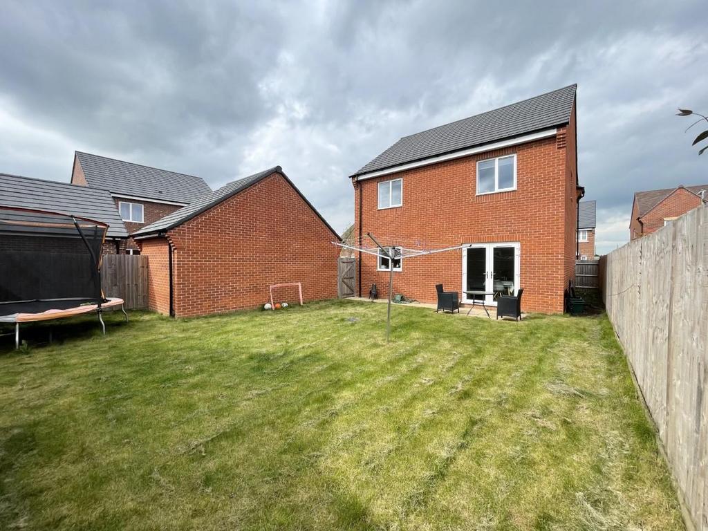 Estcourt Close, Gloucester 4 bed detached house for sale £450,000