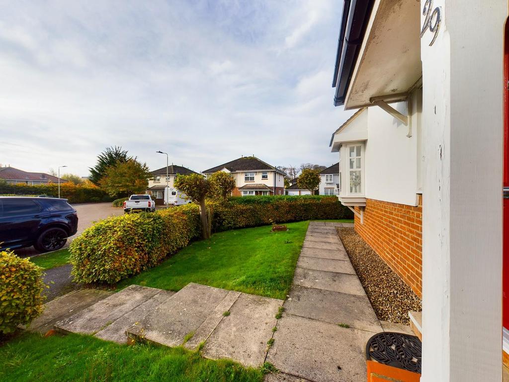 Green Howards Drive, Scarborough 3 bed semidetached house £270,000
