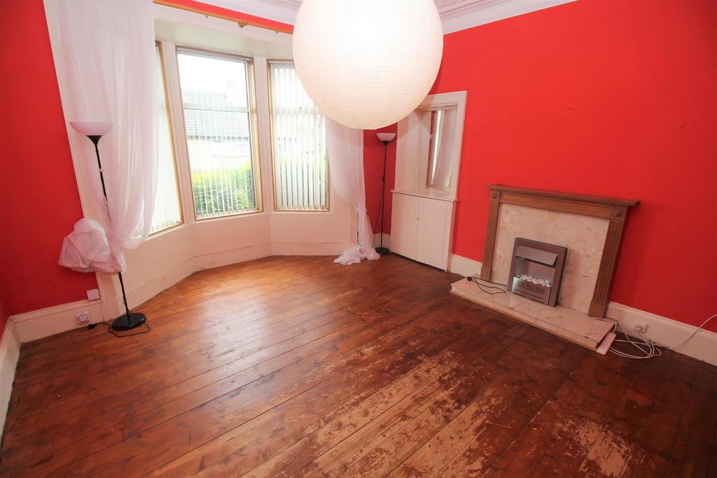 Grant Street, Greenock 3 bed semidetached house £99,999