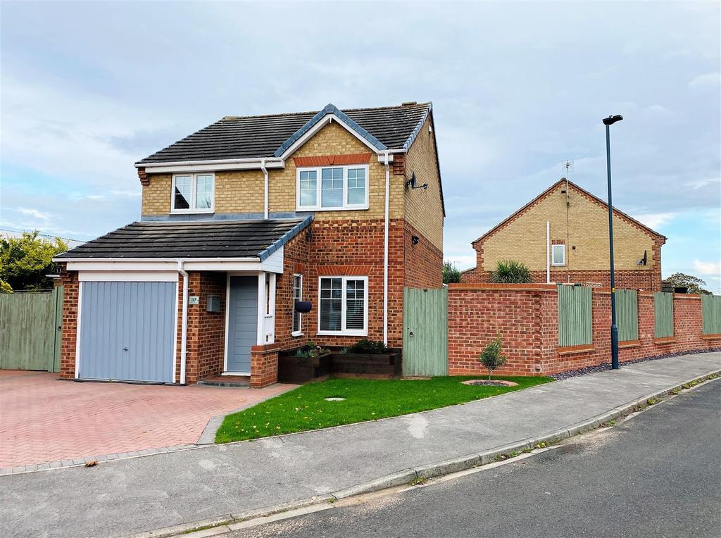 Kirkby Avenue, Selby 3 bed detached house £260,000