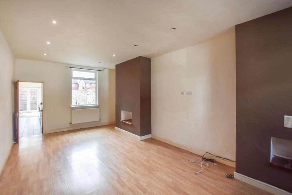Frederick Street,Widnes,WA8 6PF 2 bed terraced house £675 pcm (£156 pw)