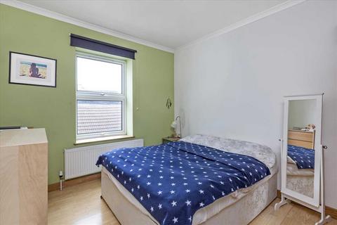 2 bedroom apartment to rent, Mitcham Lane